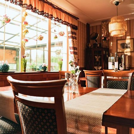 Dwor Ostoia Hotel Rymanów Buitenkant foto