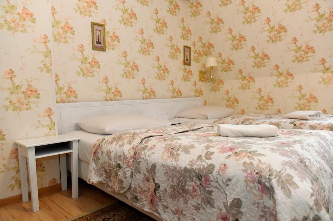Dwor Ostoia Hotel Rymanów Buitenkant foto