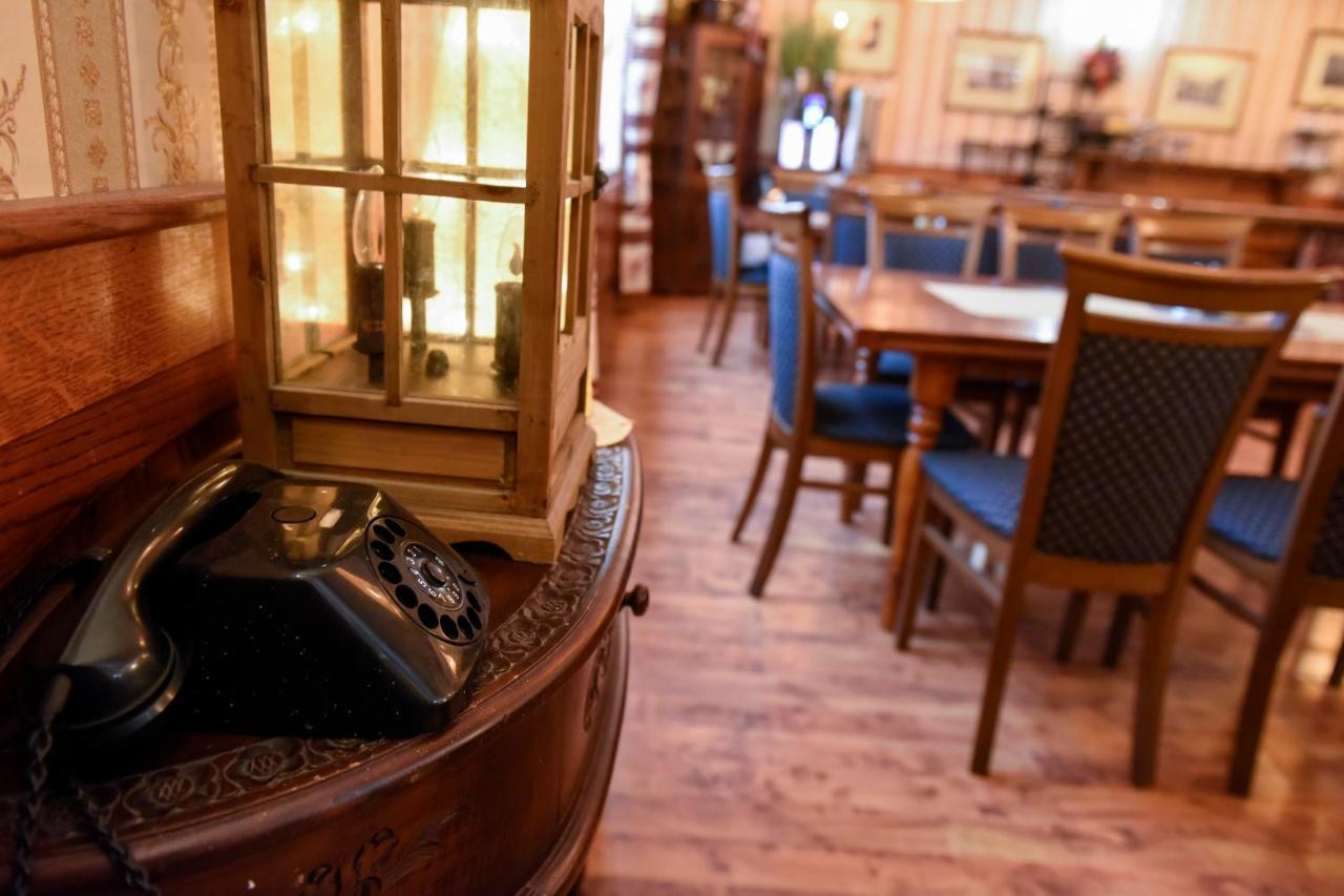Dwor Ostoia Hotel Rymanów Buitenkant foto