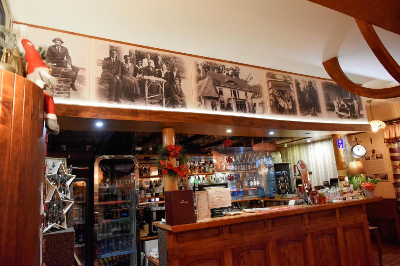 Dwor Ostoia Hotel Rymanów Buitenkant foto