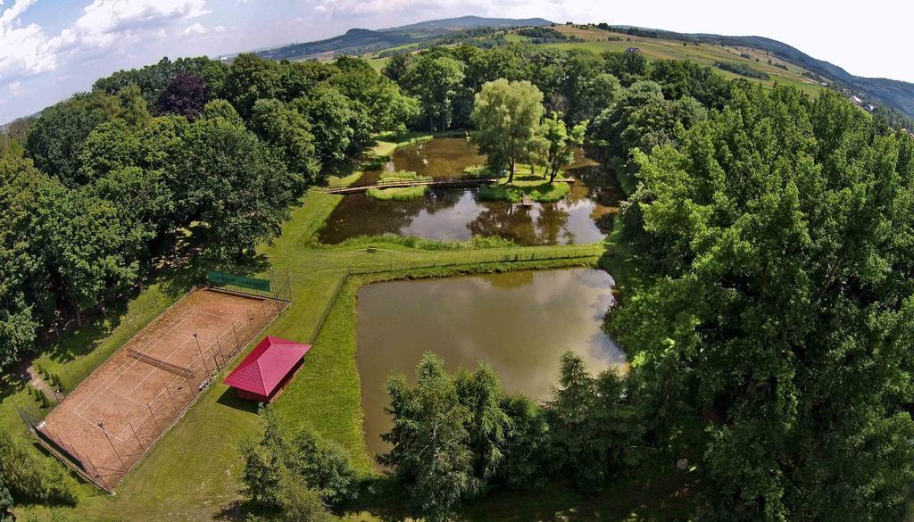 Dwor Ostoia Hotel Rymanów Buitenkant foto