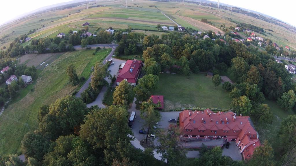 Dwor Ostoia Hotel Rymanów Buitenkant foto